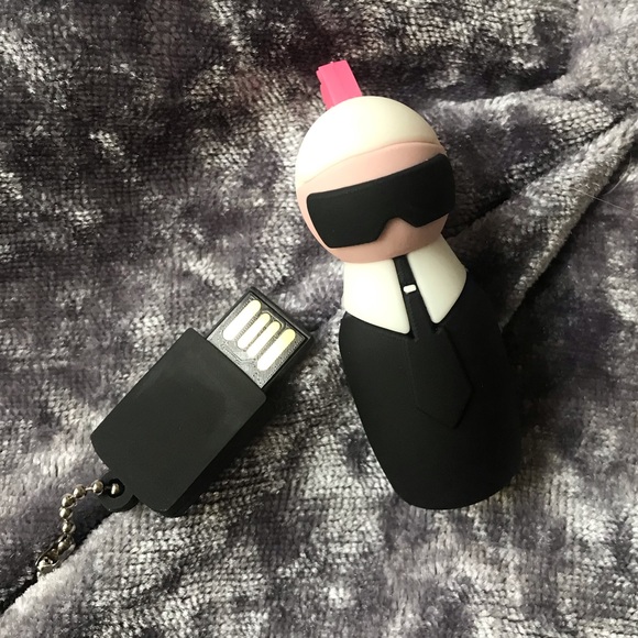 NWOT Fendi Card Holder and Karlito USB Bundle - Picture 6 of 8